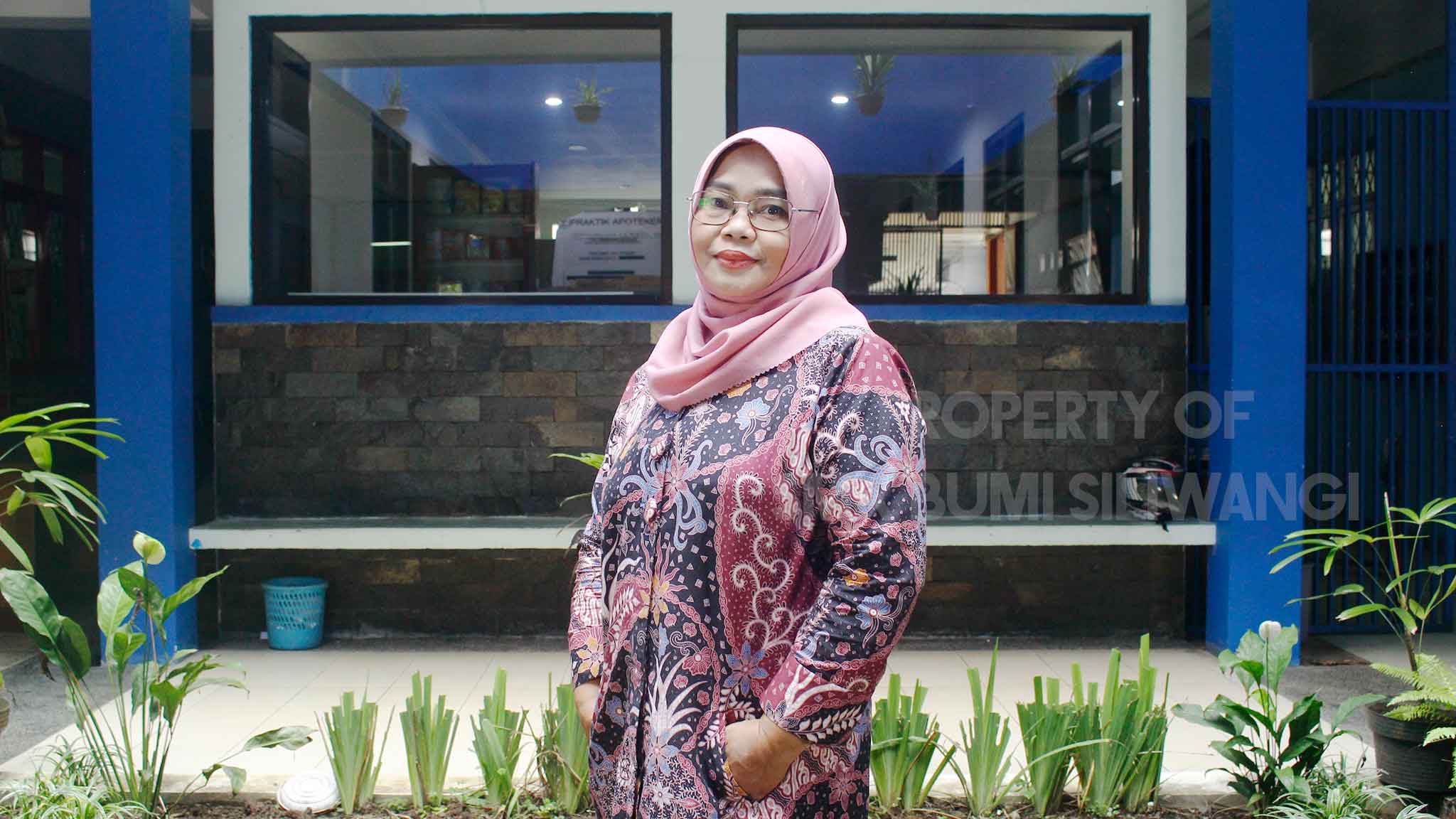 apt. Hj. Christina Meriana, S.Si., M.M.Kes.