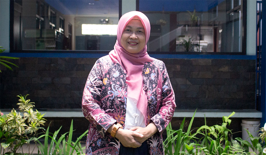 apt. R.A. Rogayah Effendy, S.Si., M.Farm.Klin